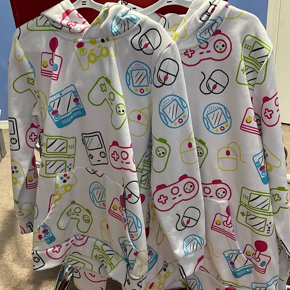Boys sweater fr urban size 8 and 14